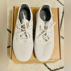 Women’s Allbirds Tree Runners in White - Size 9